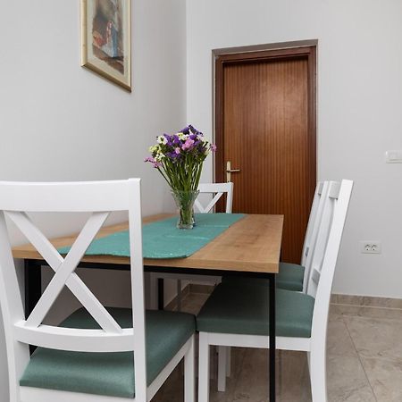 Apartments With A Parking Space Pisak, Omis - 5975 Luaran gambar