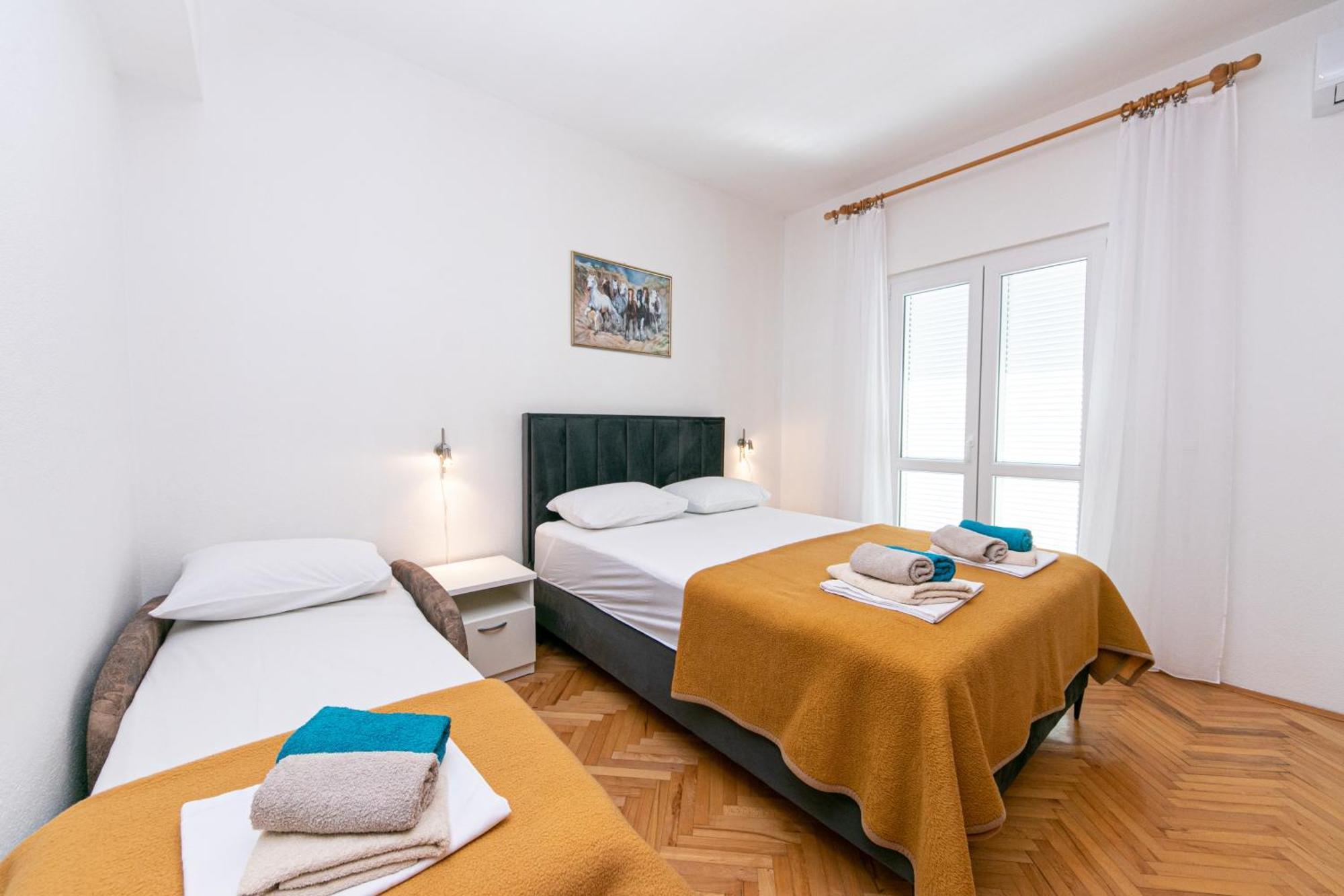 Apartments With A Parking Space Pisak, Omis - 5975 Luaran gambar