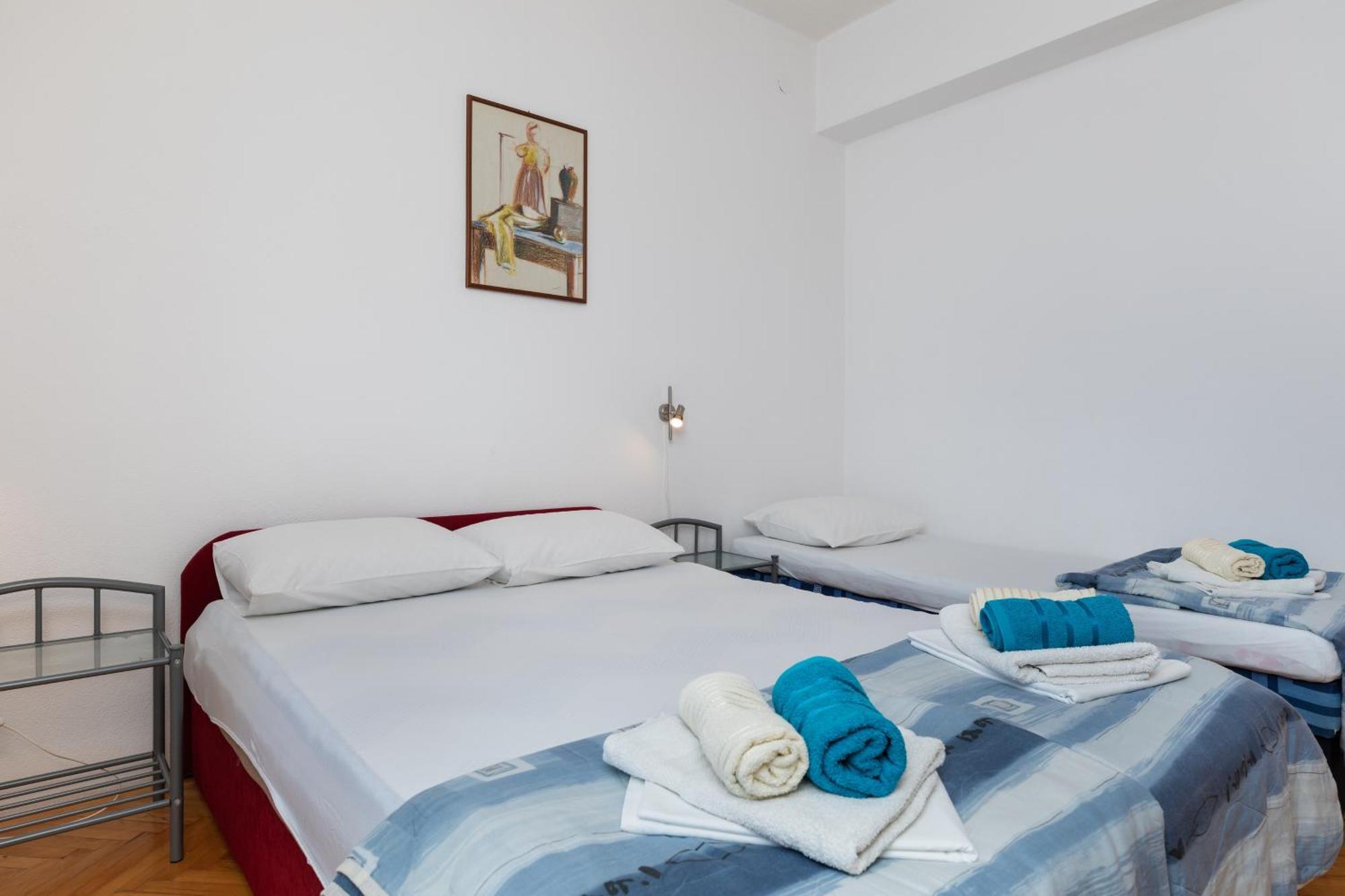 Apartments With A Parking Space Pisak, Omis - 5975 Bilik gambar