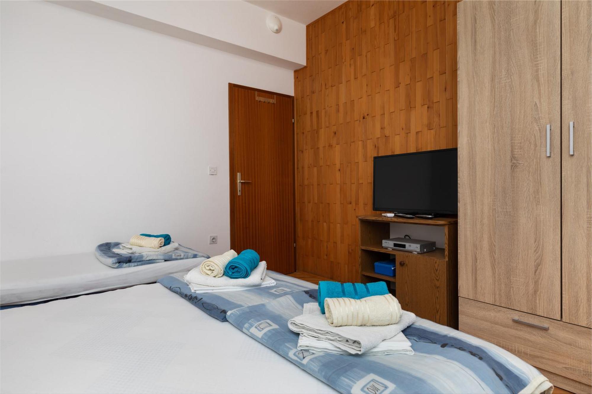 Apartments With A Parking Space Pisak, Omis - 5975 Bilik gambar