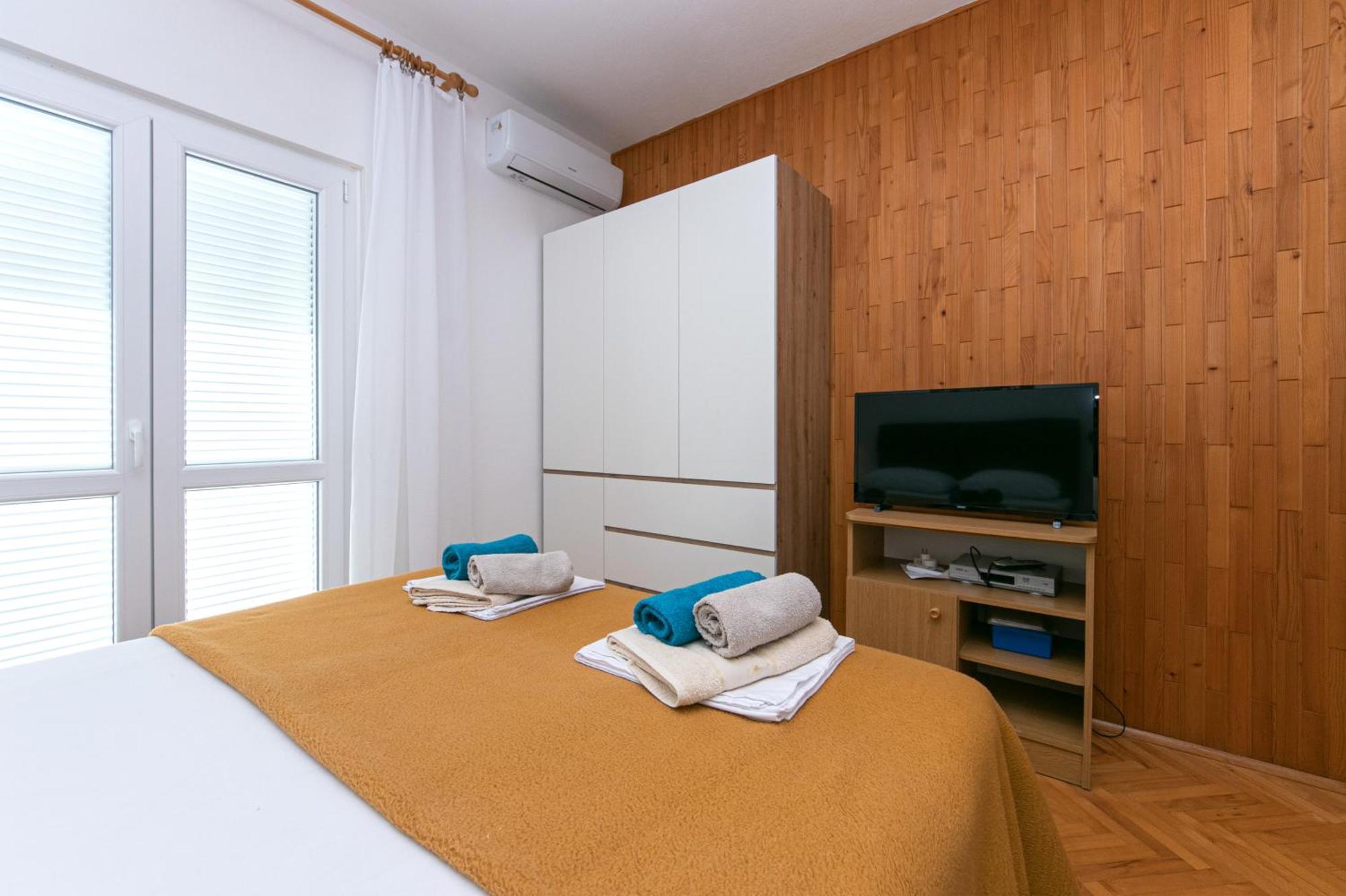Apartments With A Parking Space Pisak, Omis - 5975 Luaran gambar