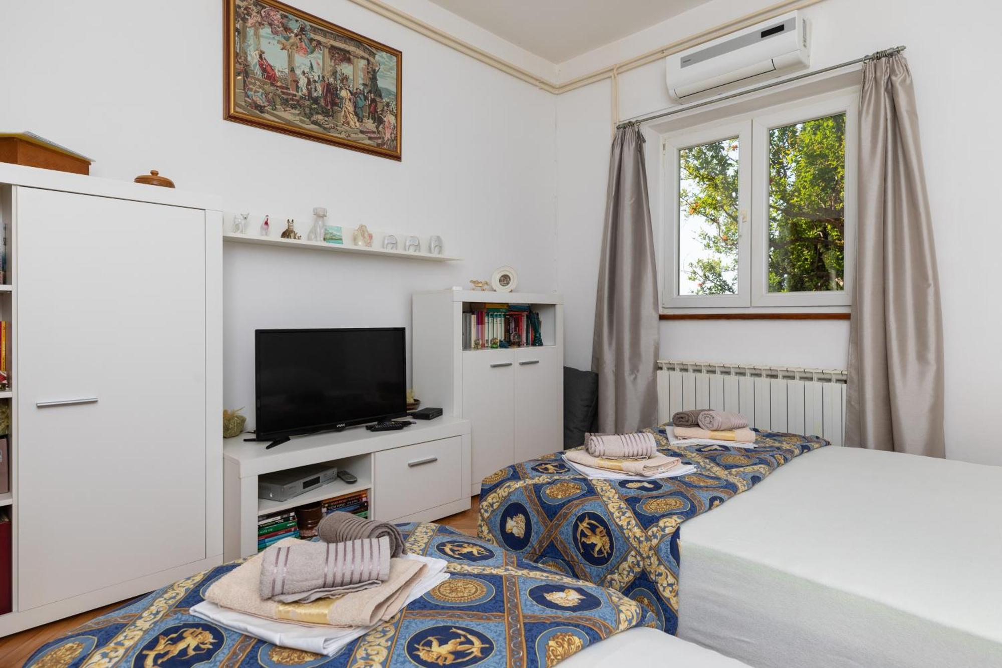 Apartments With A Parking Space Pisak, Omis - 5975 Bilik gambar